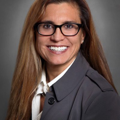 Headshot of Tracy Jolles Holland ’97