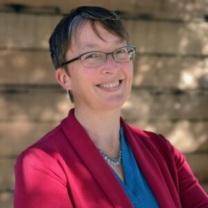 Kelly Cooke headshot