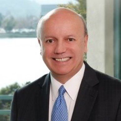 Headshot of Robert Freitas ’77