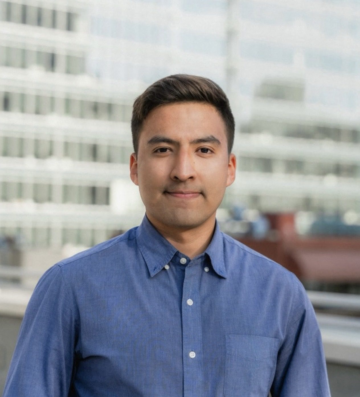 Headshot of Victor Corona