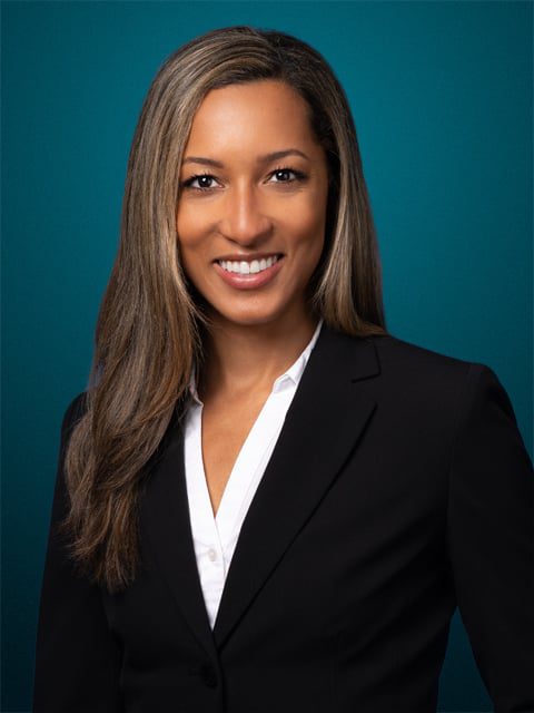 Headshot of Victoria Ayeni  ’20