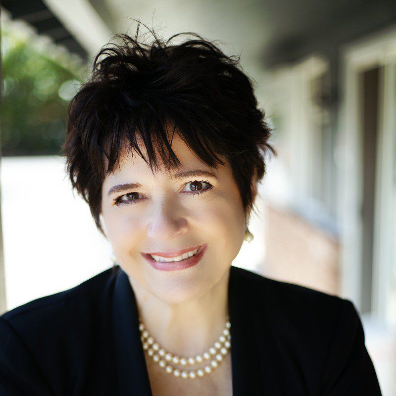 Headshot of Geralyn Busnardo