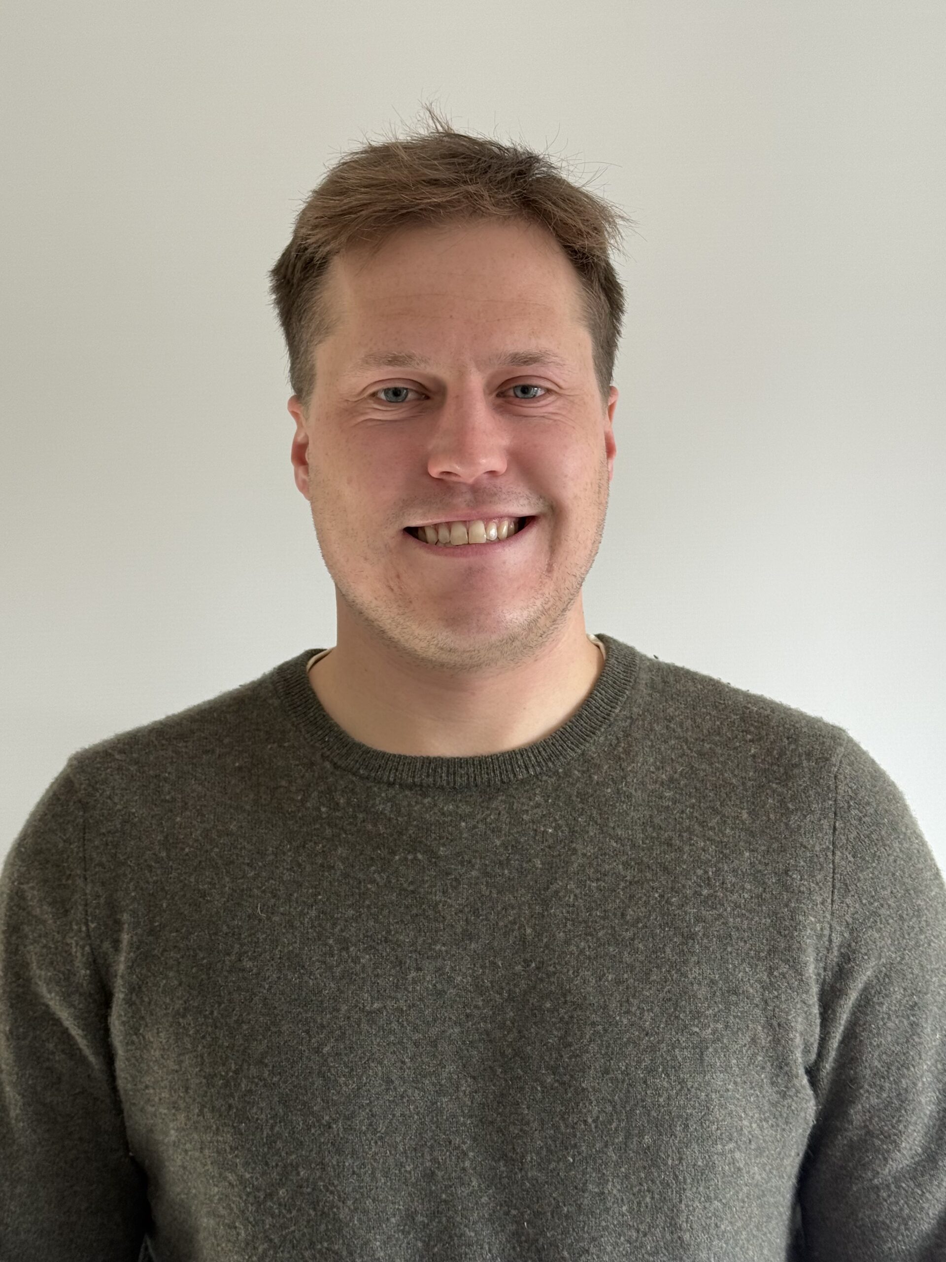 Headshot of Ian Lewitz